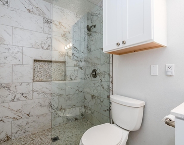 203 Lakeview Terrace - Photo Thumbnail 12