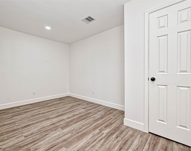 5609 Denmark Street - Photo Thumbnail 10