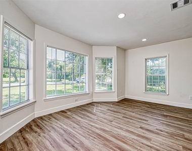 5609 Denmark Street - Photo Thumbnail 3