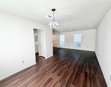 17210 Colony Creek Drive - Photo Thumbnail 5
