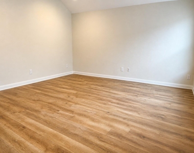 10306 Hartfield Bluff Lane - Photo Thumbnail 7