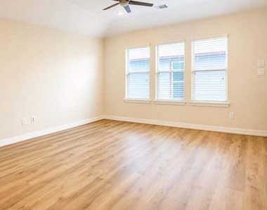 10306 Hartfield Bluff Lane - Photo Thumbnail 13