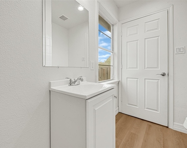 2631 Mansfield Street - Photo Thumbnail 13