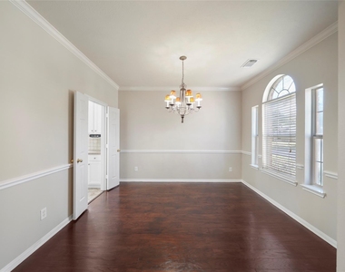 5602 Beaver Pass Lane - Photo Thumbnail 4