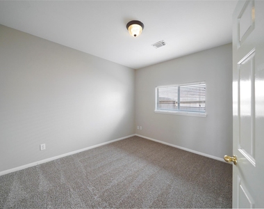 5602 Beaver Pass Lane - Photo Thumbnail 19