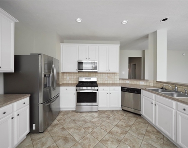 5602 Beaver Pass Lane - Photo Thumbnail 9
