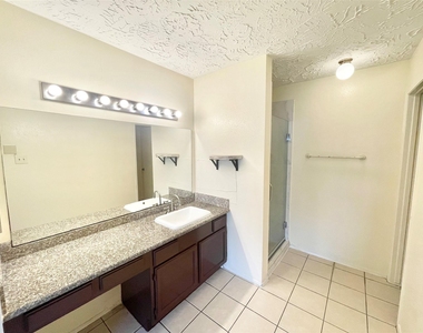 503 Penwood Court - Photo Thumbnail 11
