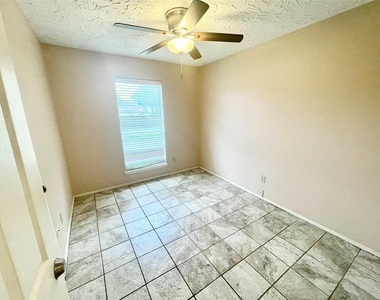 503 Penwood Court - Photo Thumbnail 17