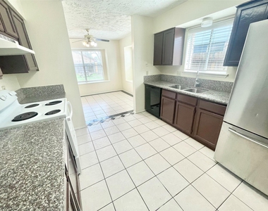 503 Penwood Court - Photo Thumbnail 2