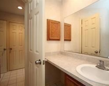 814 Knox Street - Photo Thumbnail 24