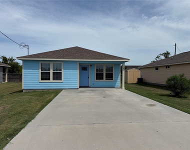 2724 Avenue D - Photo Thumbnail 1