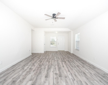 6306 Spruce Manor Lane - Photo Thumbnail 3