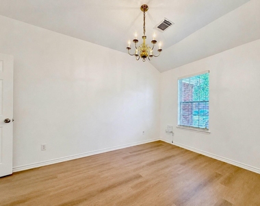 14815 Stocklin Court - Photo Thumbnail 13