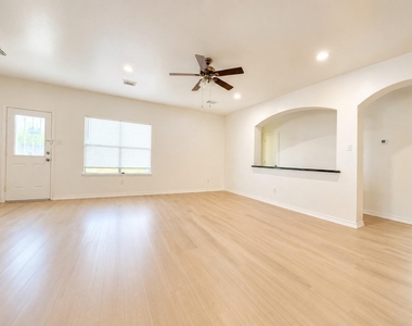 14815 Stocklin Court - Photo Thumbnail 8
