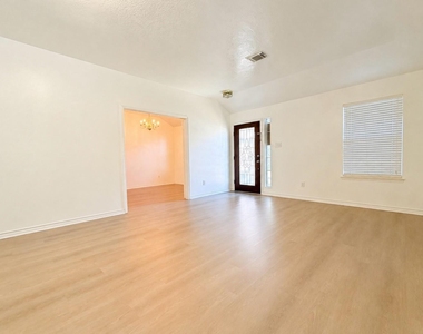 14815 Stocklin Court - Photo Thumbnail 15