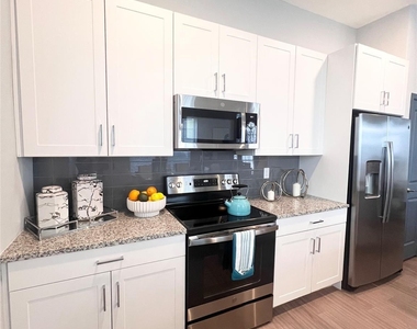 4250 Woodridge Parkway - Photo Thumbnail 3