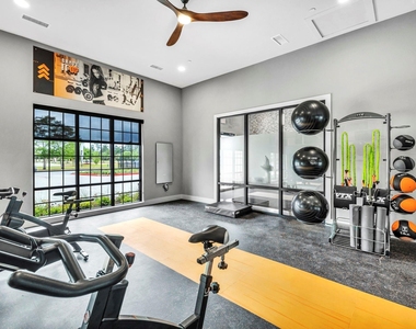 4250 Woodridge Parkway - Photo Thumbnail 13