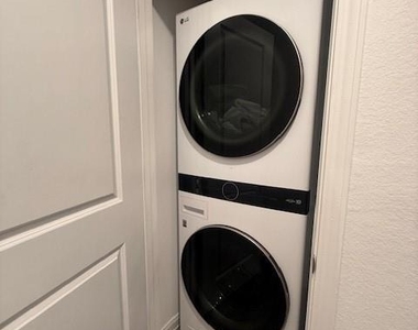 16400 Jasmine Marie Place - Photo Thumbnail 9