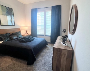 4250 Woodridge Parkway - Photo Thumbnail 7