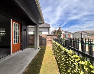 4250 Woodridge Parkway - Photo Thumbnail 13