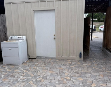 11525 Beechnut Street - Photo Thumbnail 4