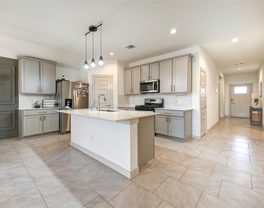 29919 Reagans Ranch Drive - Photo Thumbnail 12