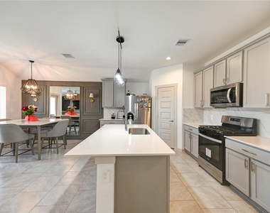 29919 Reagans Ranch Drive - Photo Thumbnail 11