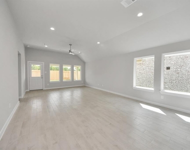 12022 Maple Oak Drive - Photo Thumbnail 10