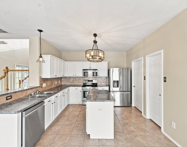 18810 Lantern Cove Lane - Photo Thumbnail 12
