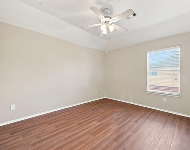 18810 Lantern Cove Lane - Photo Thumbnail 29