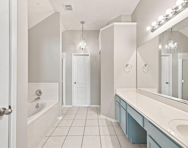 18810 Lantern Cove Lane - Photo Thumbnail 24