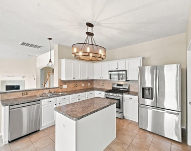 18810 Lantern Cove Lane - Photo Thumbnail 11