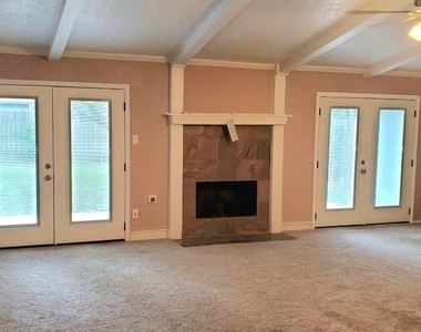 5226 Moonshadows Drive - Photo Thumbnail 16