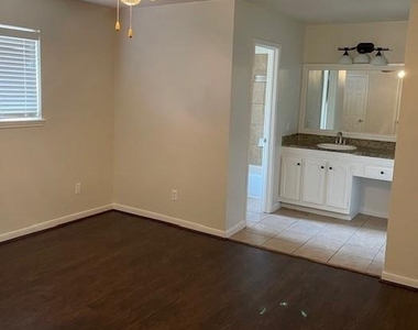 23118 Bayleaf Drive - Photo Thumbnail 15