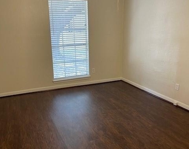 23118 Bayleaf Drive - Photo Thumbnail 9