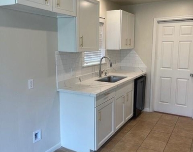 23118 Bayleaf Drive - Photo Thumbnail 12