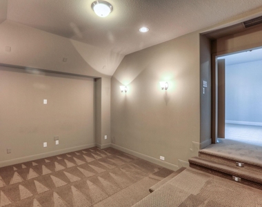 19 Cohasset Place - Photo Thumbnail 32