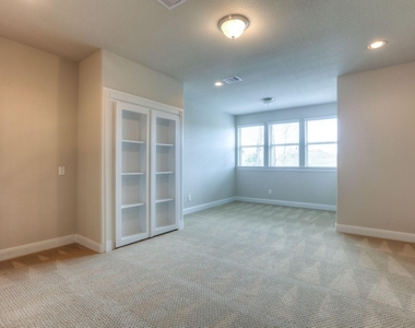 19 Cohasset Place - Photo Thumbnail 28
