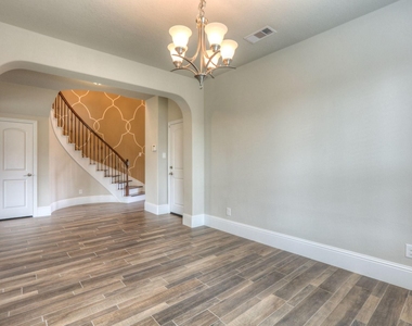 19 Cohasset Place - Photo Thumbnail 8