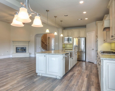 19 Cohasset Place - Photo Thumbnail 15