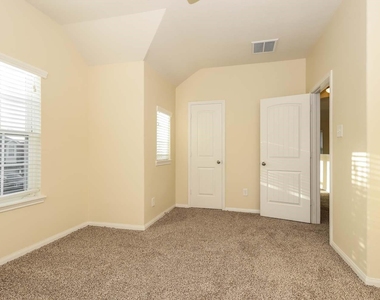 30631 Gardenia Trace Drive - Photo Thumbnail 9