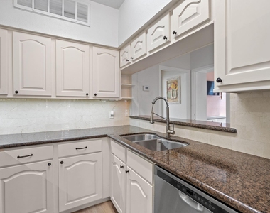 1881 Bering Drive - Photo Thumbnail 8