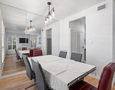 1881 Bering Drive - Photo Thumbnail 6