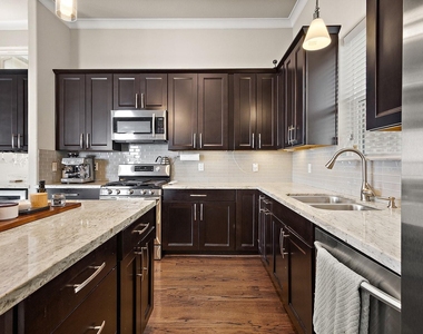 1623 W 23rd Street - Photo Thumbnail 7