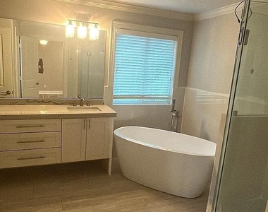 11007 Hillcroft Avenue - Photo Thumbnail 20