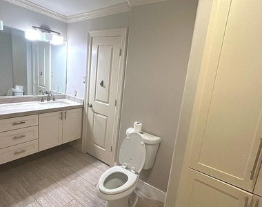 11007 Hillcroft Avenue - Photo Thumbnail 16