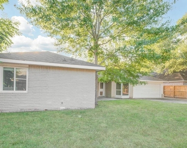 11007 Hillcroft Avenue - Photo Thumbnail 11