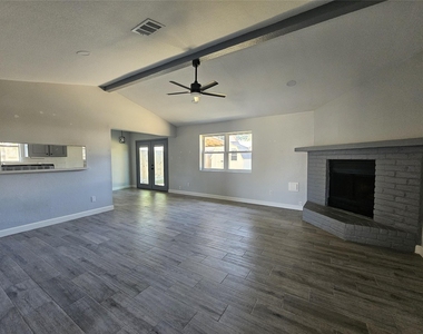 2519 Piddler Drive - Photo Thumbnail 6