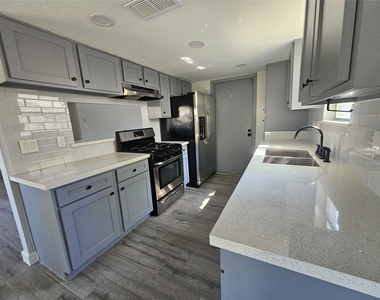 2519 Piddler Drive - Photo Thumbnail 8
