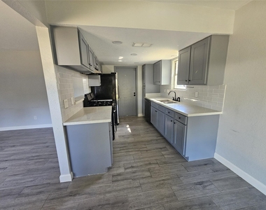 2519 Piddler Drive - Photo Thumbnail 9